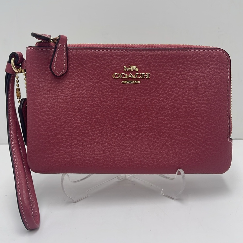 Coach Double Corner Zip Wristlet
IM/Rouge
NWT - Picture 5 of 16
